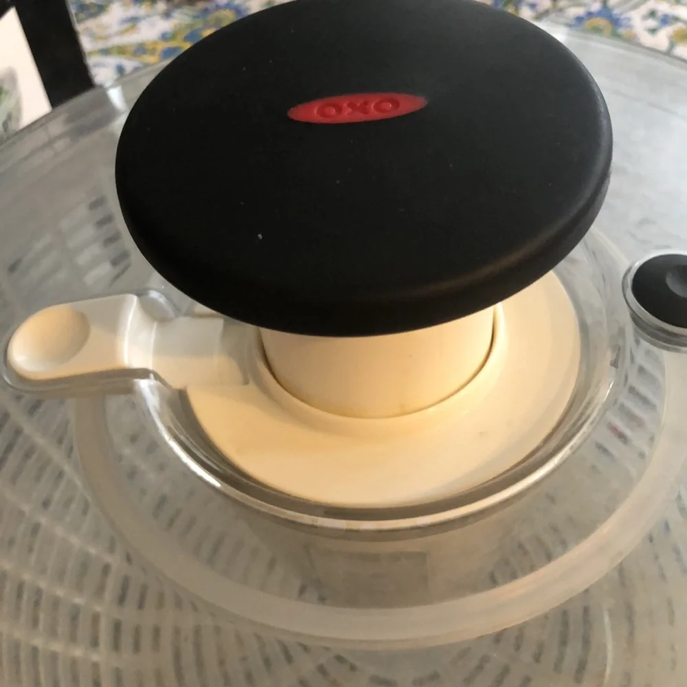 Oxo good grips salad spinner